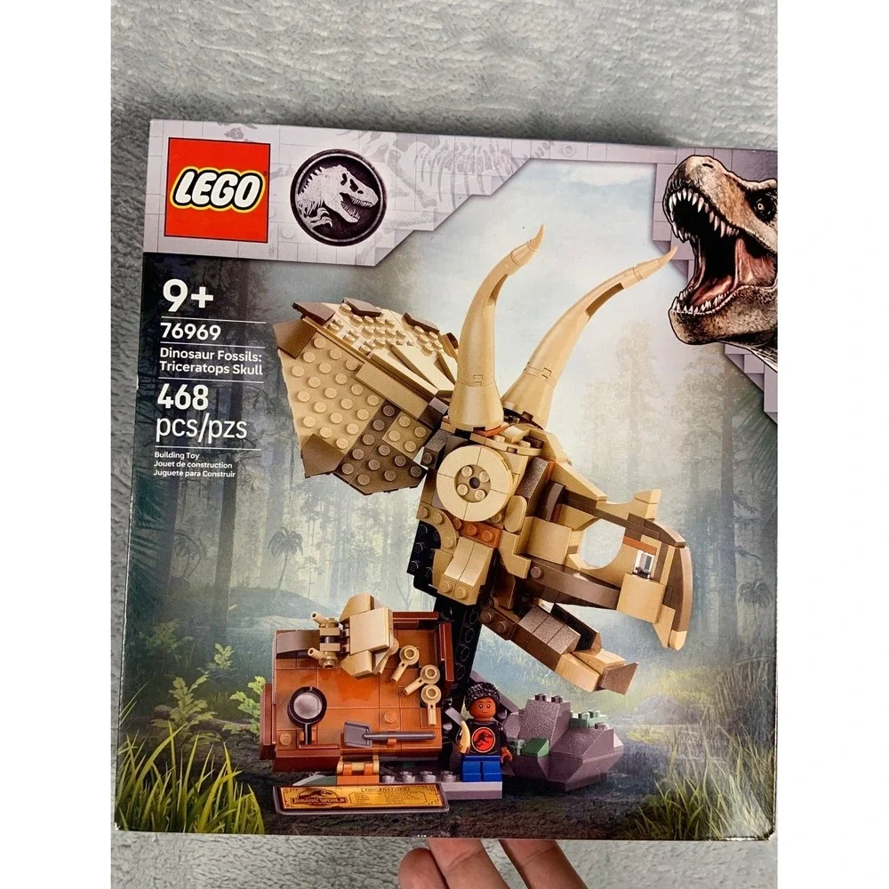 Lego 76969 Complete Set 468 Pieces Tan Plastic Includes Information Plaque - Picture 2 of 7